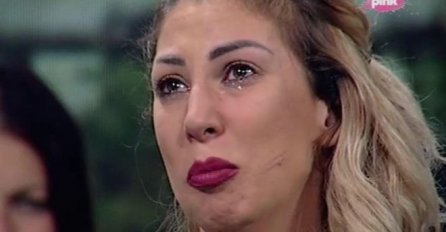 PROCURILA SLIKA NADEŽDINOG TESTA ZA TRUDNOĆU, KONAČNO LIJEPE VIJESTI: Pjevačica trudna, A EVO ČIJE JE DIJETE! (FOTO)