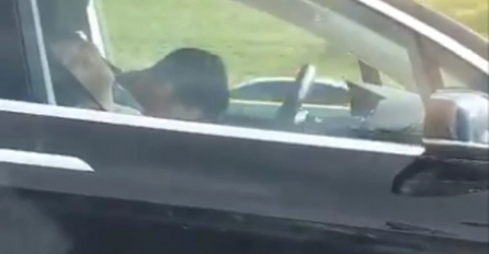 Na autoputu snimio bizaran video para u automobilu koji je išao 100 na sat: "Nisam mogao da vjerujem ŠTA RADE" (VIDEO)