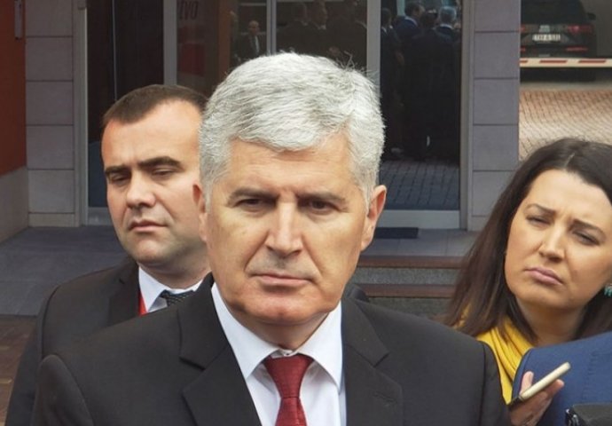 Zvizdić i Čović na samitu u Briselu