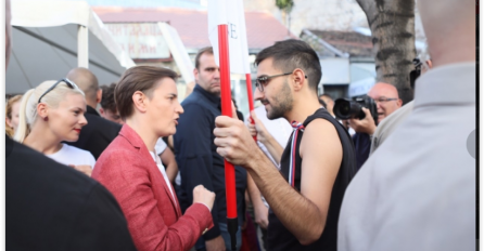 TRI RIJEČI ODJEKIVALE BEOGRADOM: Ana Brnabić sa partnerkom Milicom došla na Paradu ponosa, a onda su okupljeni počeli da viču! (FOTO )