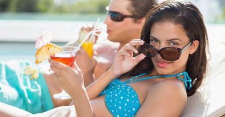 "Otišao sam na ljetovanje i na plaži neke djevojke započeše razgovor sa mnom. "