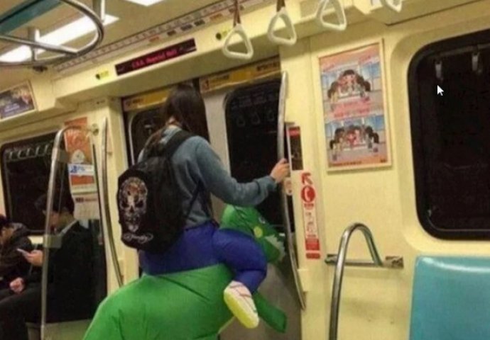 HIT NA DRUŠTVENIM MREŽAMA: Čudne slike iz podzemnih željeznica dovest će vas do SUZA!