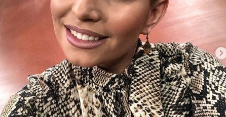 DEA ĐURĐEVIĆ USLIKALA SVOJU RUKU, NIJE NI SLUTILA DA ĆE JOJ SE OVO DESITI: Gledaju i plaču! (FOTO)