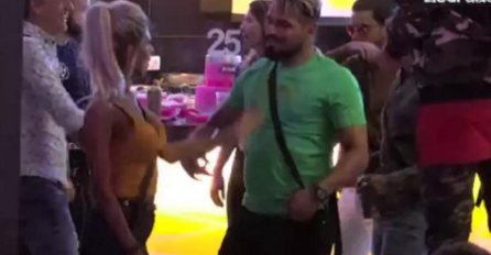 TEK UŠLA U ZADRUGU, A ODMAH DISKVALIFIKACIJA?! Niko nije mogao vjerovati šta je uradila, UDARAC SE PROLOMIO ZADRUGOM! (VIDEO)