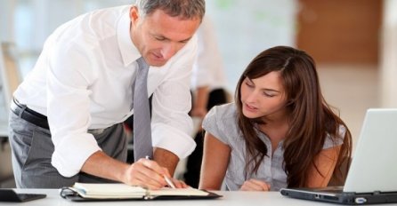 ŠALJIVA PRIČA: Direktor kompanije poziva sekretaricu