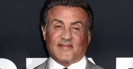 ČUVENI STALLONE U 73. GODINI SKINUO MAJICU, ŽENE POPADALE U NESVIJEST: Zar je moguće da ovako izgleda? (FOTO)
