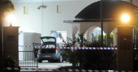 TERORISTIČKI NAPAD?! Muškarac u Francuskoj ZLETIO SE AUTOM U DŽAMIJU