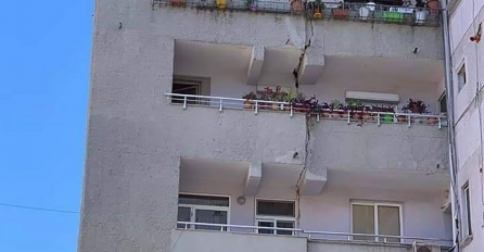 ZEMLJOTRES PROLIO KRV! Pokošena dva grada, stotine povrijeđenih , zgrade pucale na pola! (FOTO)