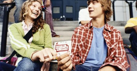 "Krenem da se dopisujem s nekim likom ..."