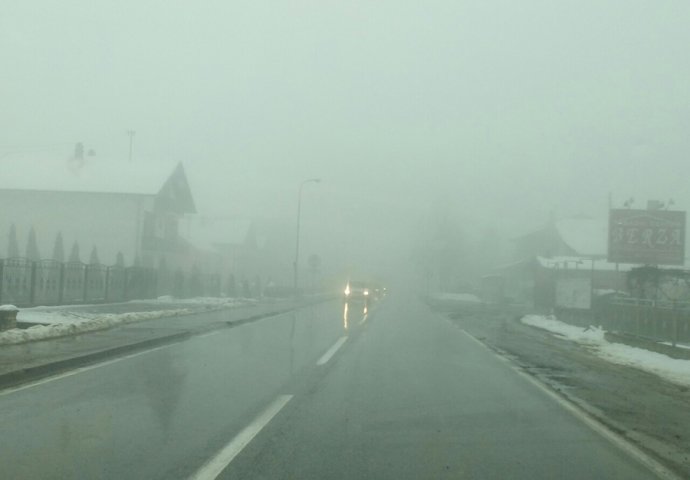 Vozači oprez: Magla smanjuje vidljivost u kotlinama i uz riječne tokove