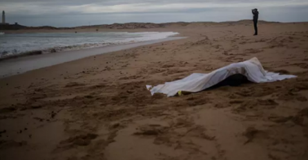 JEZIVI DOGAĐAJ NA CRNOGORSKOM PRIMORJU KOJI ĆE SE DECENIJAMA PREPRIČAVATI: Ajkula prepolovila studenta iz ČAČKA!