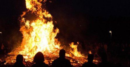 CRNI DIM PREKRIO SVE, LJUDI U STRAHU BJEŽALI: Krvavi obračun KLANOVA se nastavlja, a DETONACIJU čuo cijeli grad! Ovo se završava kad  JEDNA GRUPA IZAĐE MRTVA! 