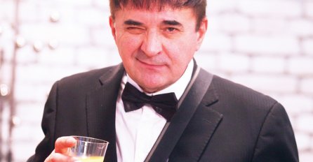 ISPLIVALE VIJESTI O AFERI SA 30 GODINA MLAĐOM PJEVAČICOM, MITRA MIRIĆA SUPRUGA SUZANA IZBACILA IZ KUĆE: Pogledajte šta je u pitanju) (FOTO)