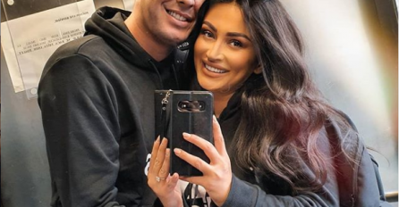 TRUDNA JE?! ANDREANA ČEKIĆ OBJAVILA SLIKU SA OŽENJENIM DEČKOM: Kad su pogledali donji dio slike PALI U TRANS, ČESTITKE SAMO STIŽU!