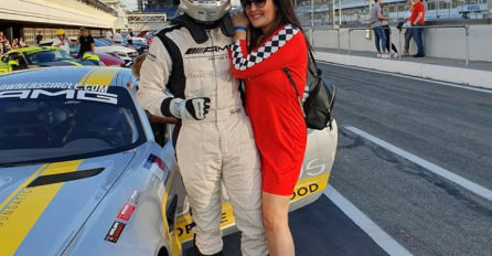 DRAGANA MIRKOVIĆ USLIKALA SINA U BIJESNOM AUTOMOBILU, POGLEDAJTE KAKO IZGLEDA: Svi su oduševljeni, KAKAV FRAJER! (FOTO)