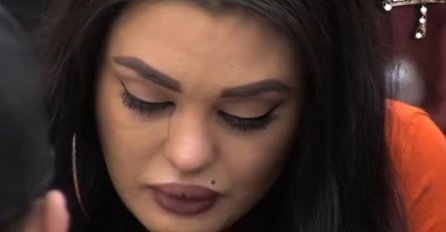 DANAS SVI GLEDALI PAPUČE ANE KORAĆ, VRIJEDE CIJELO BOGATSTVO: Kad vidite kako izgledaju OSTAT ĆETE BEZ TEKSTA - ISKEŠIRALA BRDO PARA