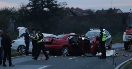 STRAVIČNA NESREĆA NA ZAOBILAZNOJ CESTI, DVOJE MLADIH POGINULO, IMA POVRIJEĐENIH: Na licu mjesta POTRESNE SCENE!