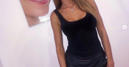 PJEVAČICA OBJAVILA SLIKU SA MAMOM  I ZAPALILA INSTAGRAM: Ima 52 godine, a izgleda poput TOP MODELA! Kćerka joj nije ni do KOLJENA!