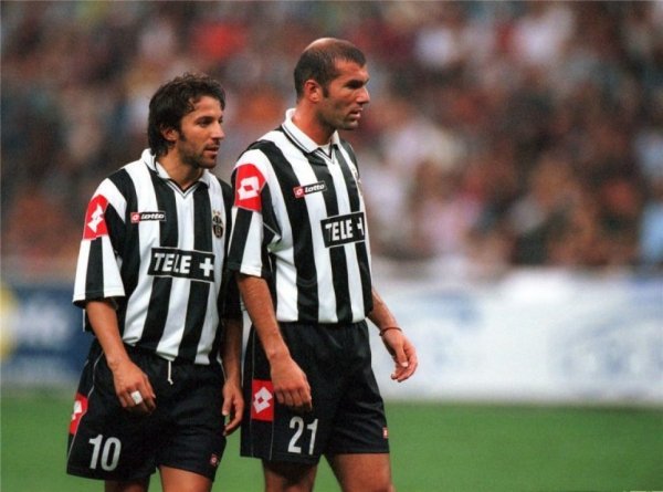5a44f618-81ec-4d8a-8d67-310c0a0a0a6a-zidane-delpiero-previeworg