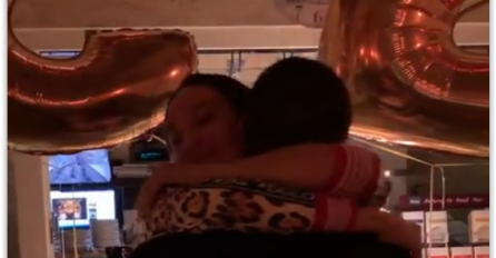 ČESTITKE STUŽU SA SVIH STRANA: Luna i Marko presretni! Grli svoju DEBELJUCU! Bolji POKLON  za rođendan mu nije mogla dati!