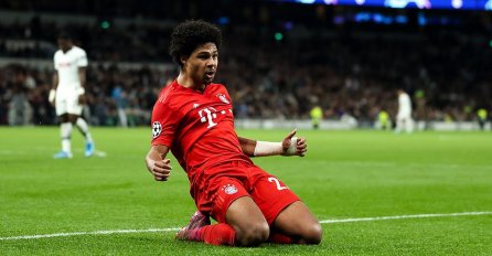 APSOLUTNI HIT NA INTERNETU Bizarno slavlje Bayerna: Saigrači "uništili" Kovačeva heroja nakon utakmice života