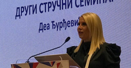 DEA ĐURĐEVIĆ SE POTPUNO OPORAVILA, USLIKALA JE SVOJU RUKU, EVO KAKO SADA IZGLEDA: Komentari samo pljušte, SVAKA ČAST!