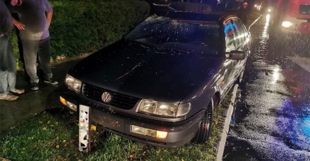 VELIKA OLUJA HARALA NA SJEVERU ZEMLJE, DRVEĆE SE RUŠILO NA AUTOMOBILE: Vatrogasci na terenu, cijeli grad u HAOSU