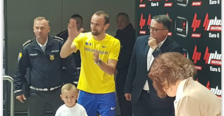 NEZAPAMĆEN DOČEK: Amel Tuka u BiH donio svjetsko srebro