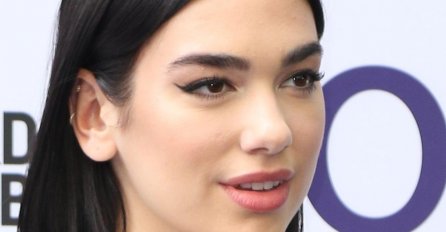 IZUZETNO ZGODNA ALBANKA I NJEN DEČKO IMAJU MILIONE, A SAD IZGLEDAJU KAO 2 BESKUĆNIKA! Propali potpuno, niko ih ne prepoznaje! Fanovi su zgroženi (FOTO)