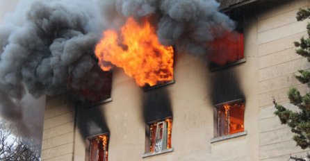 CRNI DIM PREKRIO SVE, STRAVIČAN POŽAR USMRTIO PET OSOBA: Panično su bježali od vatre, ali NIJE IM BILO SPASA!