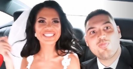 MOŽE LI LJEPŠE? Pogledajte kako je izgledao PRVI PLES Perućice i atraktivne voditeljice, razmjenjuju nježnosti kao da ih niko ne gleda! (VIDEO)