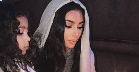 KIM KARDASHIAN OBUKLA PREUSKU HALJINU PA UŠLA U CRKVU: Narod bijesan zbog ovog prizora, SRAMOTA