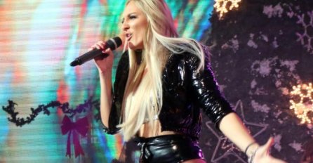 CELULITA NA SVE STRANE, SKINULA SE LUNA ĐOGANI I SVI SE STRESLI: Pogledajte kakva je nastupala, ŠTA REĆI?!