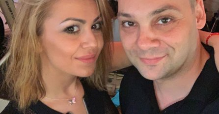 FOLKER SA ŽENOM DOŠAO NA VJENČANJE LJUBE PERUĆICE, A KAD SU VIDJELI NJENU HALJINU PAMET IM SE POMUTILA: Evo kako izgleda supruga Darka Flipovića