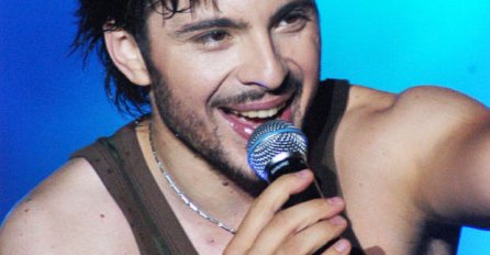 SAD IMA 23 GODINE I PJEVAČ JE, OVAKO IZGLEDA SESTRIĆ TOŠETA PROESKOG: Lijep i zgodan, kažu da je TOŠETOVA KOPIJA