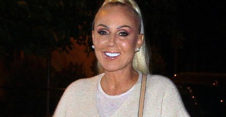 PREŽIVLJAVALA JE UŽAS, LEPA BRENA PRVI PUT JAVNO PROGOVORILA O OVOM I SVE RASPLAKALA: "Bježala sam, skrivala se, po toaletima, liftovima!"