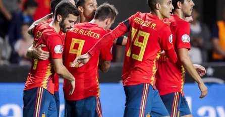 ŠPANCI IZAŠLI NA TEREN, NAVIJAČI GLEDALI U NEVJERICI Nisu mogli doći sebi kad su vidjeli startnu postavu