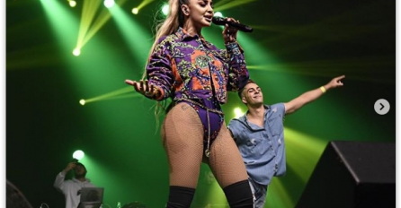 PROVOKATIVNA, U MREŽASTIM ČARAPAMA! GORI! Maja Berović se ovakva pojavila na sceni i raspametila muškarce