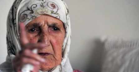 "Nikada nemoj čoj`eka dočekat` smrknuta"- rekla mi je stara nana i dodala nešto što me prati kroz čitav život