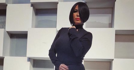 SVI JE ZNAMO KAO OLJU KARLEUŠU, ALI NJENO PRAVO IME JE SKRIVENO OD JAVNOSTI: Evo kako se ova pjevačica zaista zove!