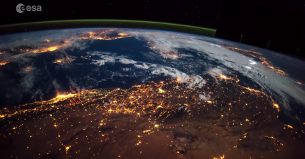 NAUČNICI U PANICI ZBOG NEVIDLJIVOG TIJELA, CRNA RUPA ĆE PROGUTATI ZEMLJU: Ekstremno je blizu, ovo otkriće je ZABRINJAVAJUĆE!