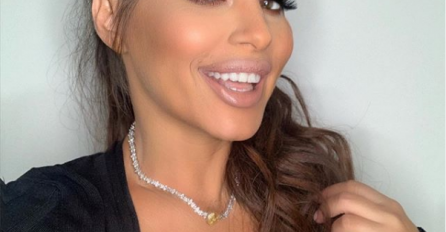 SEKU ALEKSIĆ NAPALI ZBOG IGRAČKE KOJOM SE IGRA NJEN SIN JAKOV : 'Kakva si ti majka?!' Pogledajte šta mali drži u krilu (FOTO)