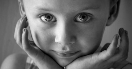 UMRLA DJEVOJČICA ČIJE SU SLIKE OBIŠLE SVIJET: Roditelji NEUTJEŠNI, sve su učinili da je SPASE! Sada je isplivala slika u trenutku NAJVEĆEG BOLA, naježit ćete se! 