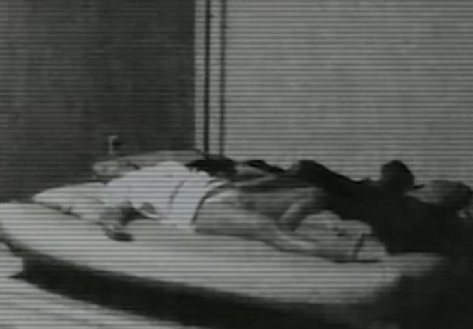 JEZIVO! Ostavio je kameru u sobi i snimio djevojku kako spava! Kad je pogledao klip OBLIO ga je HLADAN ZNOJ! (VIDEO)