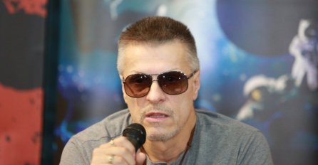 NJEGA GLEDAMO U ZVEZDAMA GRANDA, A OVO JE NJEGOVA ŽENA, SKRIVA JE OD JAVNOSTI: Imaju samo jednu zajedničku sliku!