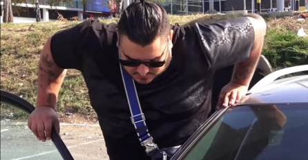 DARKO LAZIĆ U INVALIDSKIM KOLICIMA, POZLILO MU IZNENADA: Marina u suzama kad ga je vidjela, PJEVAČ NEPREPOZNATLJIV (FOTO)