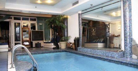 KIČ I ŠUND NA SVE STRANE, A USRED WC-A STOJI ŽIRAFA: Neviđeni luksuz u domovima domaćih pjevača, DETALJI KOJI ĆE VAS IZBEZUMITI!