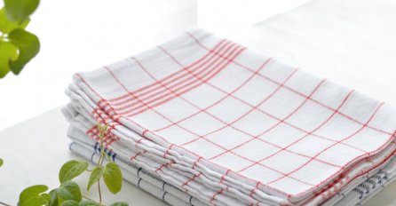 RECEPT NAŠIH BAKA KOJI UKLANJA SVE FLEKE: Uz pomoć ovog trika opraćete KUHINJSKE KRPE BEZ OTKUHAVANJA!