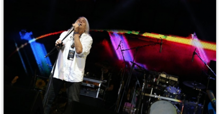 ESTRADA U ŠOKU: Niko ne može da vjeruje da se to njemu desilo: Pjevač otkazao sve nastupe, BOLEST GA JE UNIŠTILA