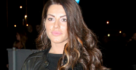 SEKA ALEKSIĆ I TRUDNA IZGLEDA SAVRŠENO, A TEK DA VIDITE NJENU SESTRU: Ova žena je KAO AVION, pjevačica je!